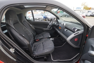 Smart ForTwo coupé 1.0 Basis |73.924 km| |Pano| |84 PS