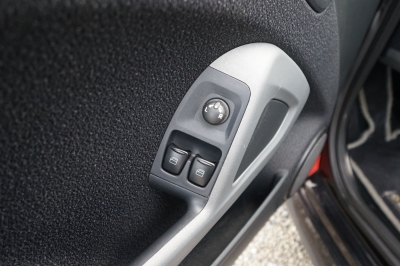 Smart ForTwo coupé 1.0 Basis |73.924 km| |Pano| |84 PS