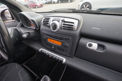 Smart ForTwo coupé 1.0 Basis |73.924 km| |Pano| |84 PS