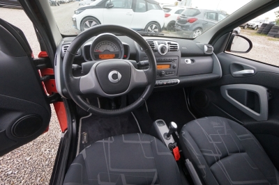 Smart ForTwo coupé 1.0 Basis |73.924 km| |Pano| |84 PS