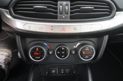 Fiat Tipo 1.4 Lounge |Camera| |Navi| |Tempomat| |PDC|