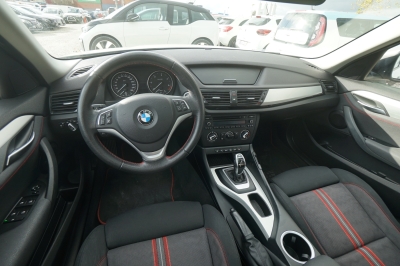 BMW X1 18d xDrive Aut. |AHK| |Panorama| |Bluetooth|