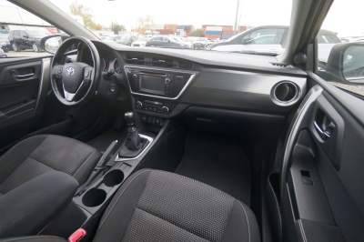 Toyota Auris 1.6 Life+ |8-fach bereift| |Kamera| |AHK|