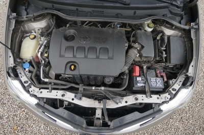 Toyota Auris 1.6 Life+ |8-fach bereift| |Kamera| |AHK|