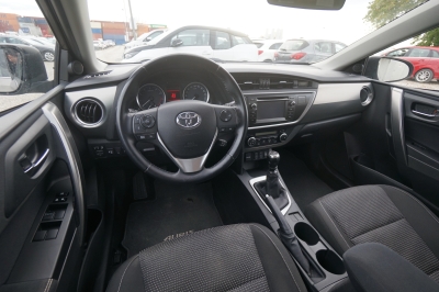 Toyota Auris 1.6 Life+ |8-fach bereift| |Kamera| |AHK|