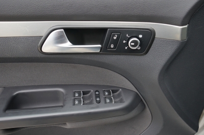 VW Touran 2.0 TDI DSG Highline |AHK| |Navigation|