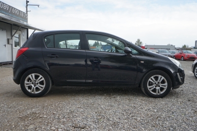 Opel Corsa D 1.2 Satellite |HU/AU NEU| |Bremsen NEU|