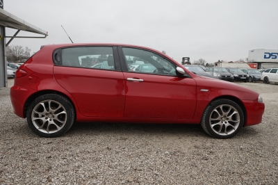 Alfa Romeo 147 1.6 TS Black Line |HU: NEU| |Klimaautomatik|