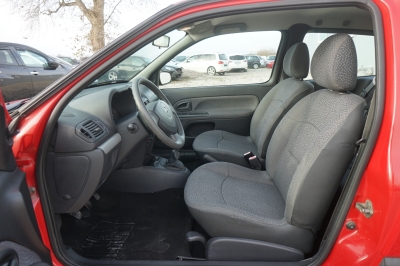 Renault Clio 1.1 Campus |Klimaanlage| |8-fach bereift|