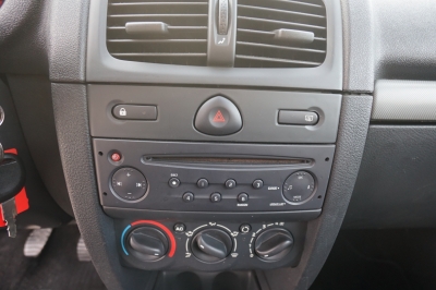 Renault Clio 1.1 Campus |Klimaanlage| |8-fach bereift|