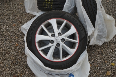 Toyota Auris 1.6 Life+ |8-fach bereift| |Kamera| |AHK|