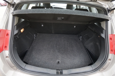 Toyota Auris 1.6 Life+ |8-fach bereift| |Kamera| |AHK|