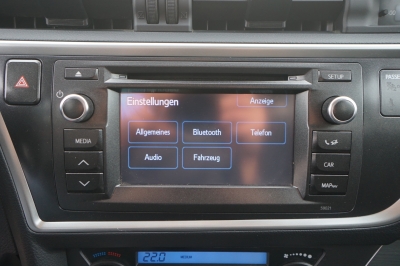 Toyota Auris 1.6 Life+ |8-fach bereift| |Kamera| |AHK|