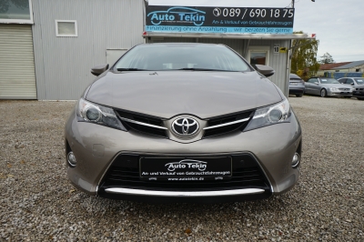 Toyota Auris 1.6 Life+ |8-fach bereift| |Kamera| |AHK|