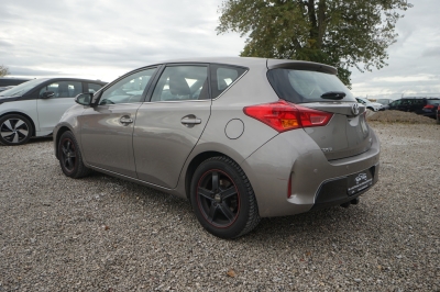 Toyota Auris 1.6 Life+ |8-fach bereift| |Kamera| |AHK|