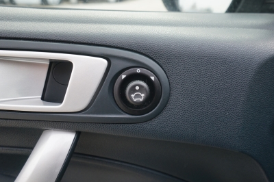 Ford Fiesta 1.6 TDCi Titanium |Klimaautomatik| |AHK|