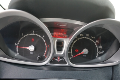 Ford Fiesta 1.6 TDCi Titanium |Klimaautomatik| |AHK|