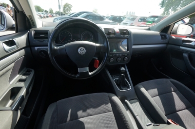 VW Golf V 1.6 Variant Comfortline |HU: 10/27| |PDC|