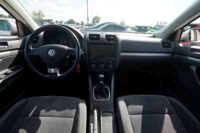 VW Golf V 1.6 Variant Comfortline |HU: 10/27| |PDC|