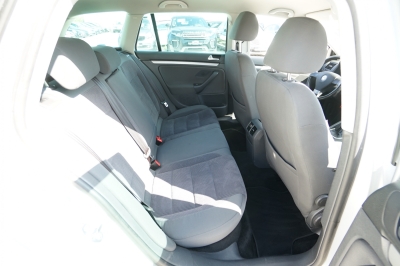 VW Golf V 1.6 Variant Comfortline |HU: 10/27| |PDC|