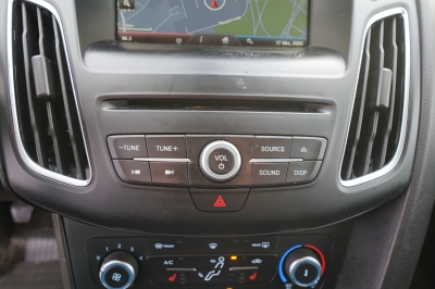 Ford Focus Turnier 1.5 TDCi DPF |EURO6| |Navi| |AHK|