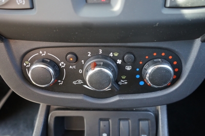 Dacia Duster 1.6 SCe Laureate |HU/AU NEU| |AHK|