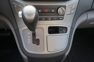 Hyundai H-1 2.5 CRDi Travel Trend Automatik |8-Sitzer|