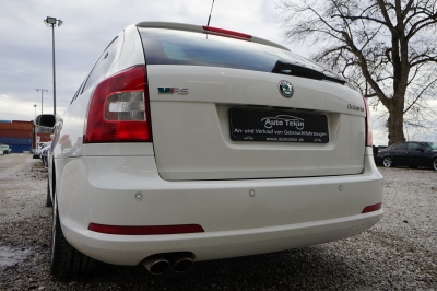 Skoda Octavia Combi RS |Leder| |Xenon| |8-fach Alurad|