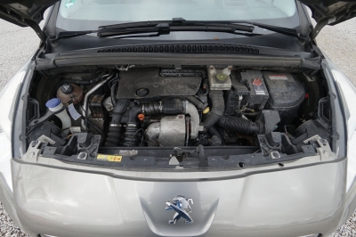 Peugeot 5008 1.6 BlueHDi Active Automatik |KD l&uuml;ckenlos|