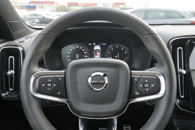 Volvo XC40 T3 Geartronic R-Design |1.Hand| |Kamera|