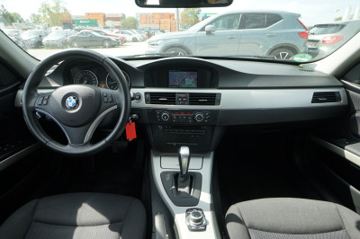 BMW 318i Touring Automatik |Xenon| |Panorama| |LED|