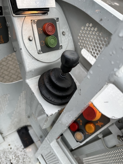 Mercedes-Benz  1224 4x2 Dreh Leiter 25 m / Korb /  Feuerwehr