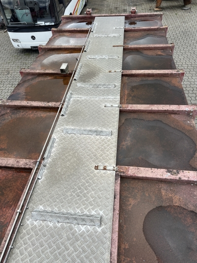 Mercedes-Benz  Wassercontainer / Mulde 30 cbm Silo für Abrollkipper