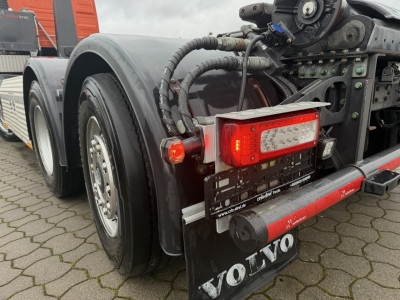 Volvo  FH 460 8x2 R / Retarder / Multilift
