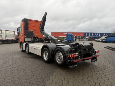 Volvo  FH 460 8x2 R / Retarder / Multilift