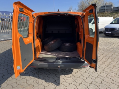 VW Caddy AHK / Klima / 6 Gang