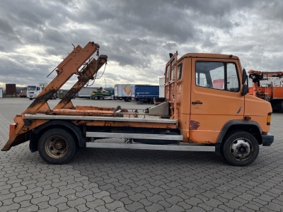 Mercedes-Benz 814 4x2 Jotha Absetzen