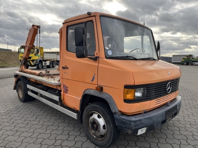 Mercedes-Benz 814 4x2 Jotha Absetzen