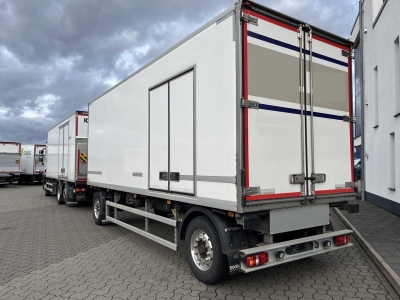 Renault T 480 6x2 + Anh&auml;nger / Durchladesystem