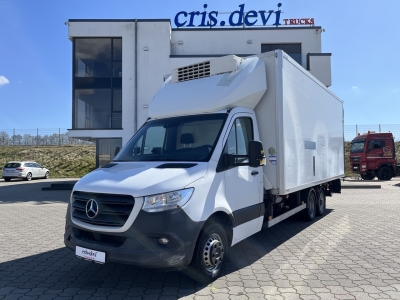 Mercedes-Benz 519 4x2 Sattelzug + K&uuml;hl Auflieger