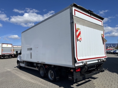 Mercedes-Benz 519 4x2 Sattelzug + K&uuml;hl Auflieger