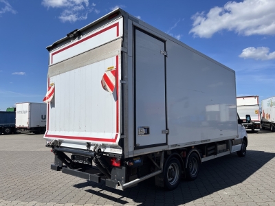 Mercedes-Benz 519 4x2 Sattelzug + K&uuml;hl Auflieger