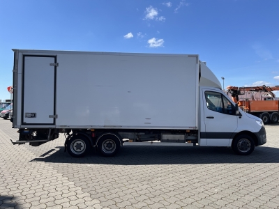 Mercedes-Benz 519 4x2 Sattelzug + K&uuml;hl Auflieger