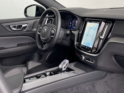 Volvo S60 ULTIMATE DARK*AWD*360° KAMERA*LED*HARMAN*