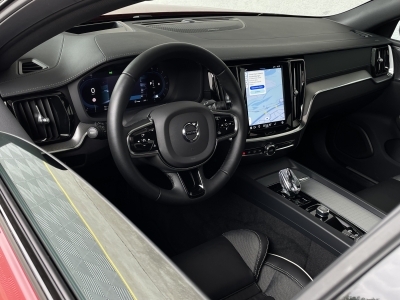 Volvo S60 ULTIMATE DARK*AWD*360° KAMERA*LED*HARMAN*