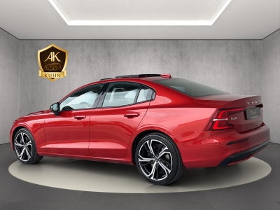 Volvo S60 ULTIMATE DARK*AWD*360° KAMERA*LED*HARMAN*