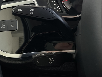 Audi Q3 1.5L / 35 TFSI S-LINE*1.HAND*VIRTUAL*LED*