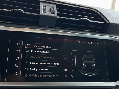 Audi Q3 1.5L / 35 TFSI S-LINE*1.HAND*VIRTUAL*LED*