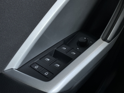 Audi Q3 1.5L / 35 TFSI S-LINE*1.HAND*VIRTUAL*LED*