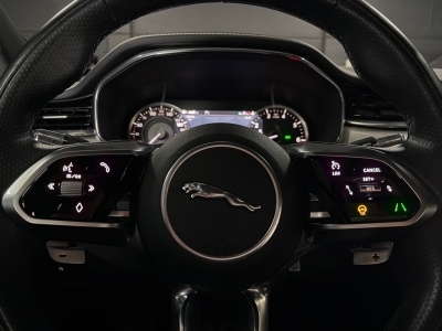 Jaguar F-PACE P250*R-Dynamic S*AWD*BLACK PACK*360°KAM*